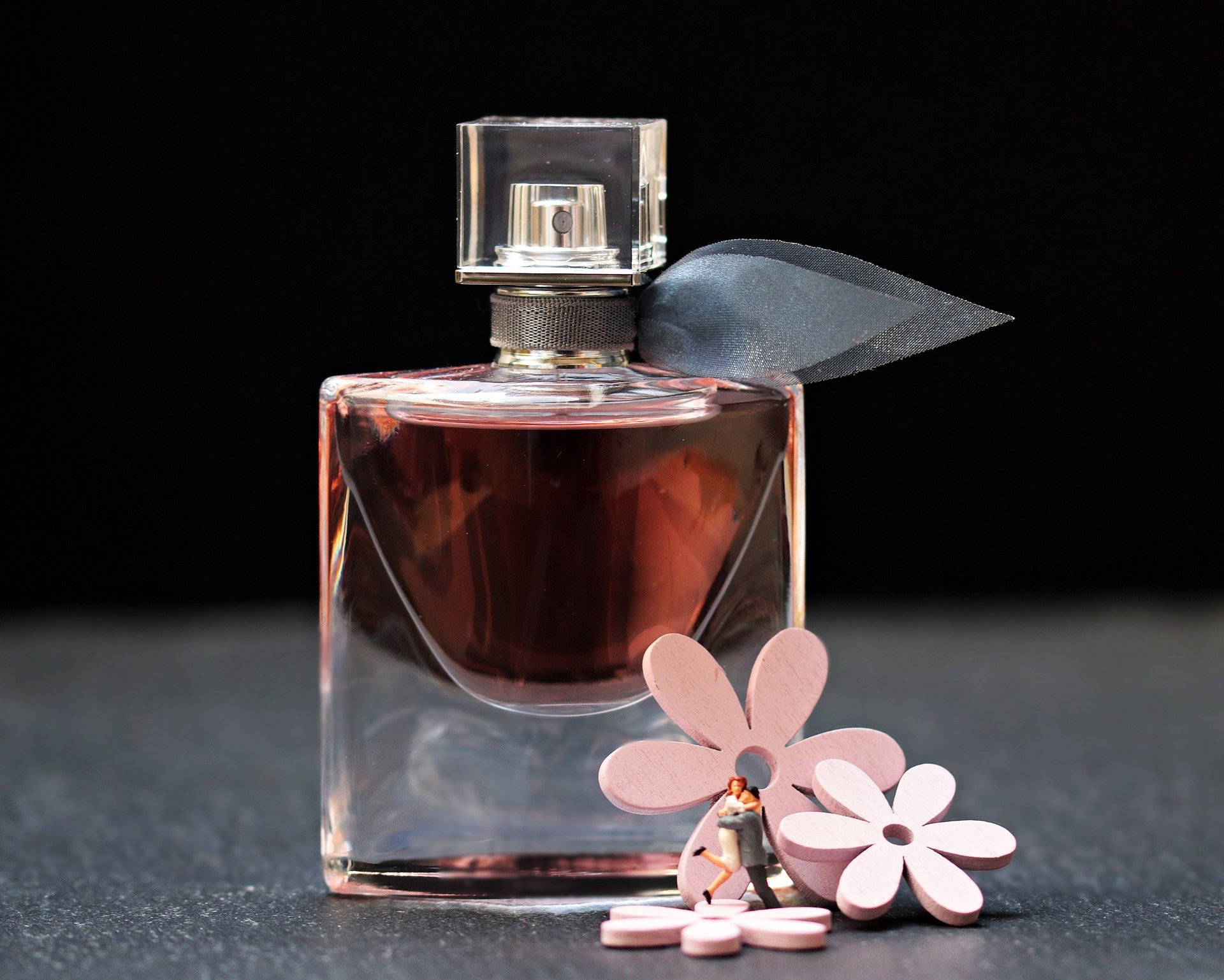 16 perfume-2142824_1920