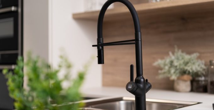 4 rubinetto-tre-vie-cucina-cromo-nero-opaco-canna-nera-movibile-doccia-2-getti-staccabile-per-utilizzo-con-filtro-depurato-oxygenaworld